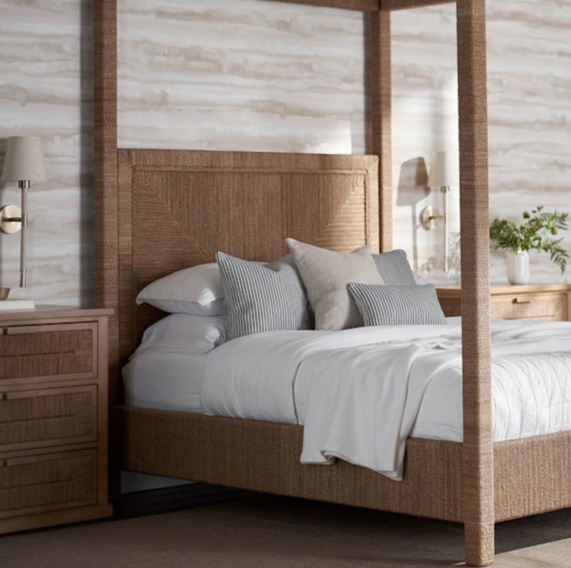 Woodside Canopy Bed Queen, Natural