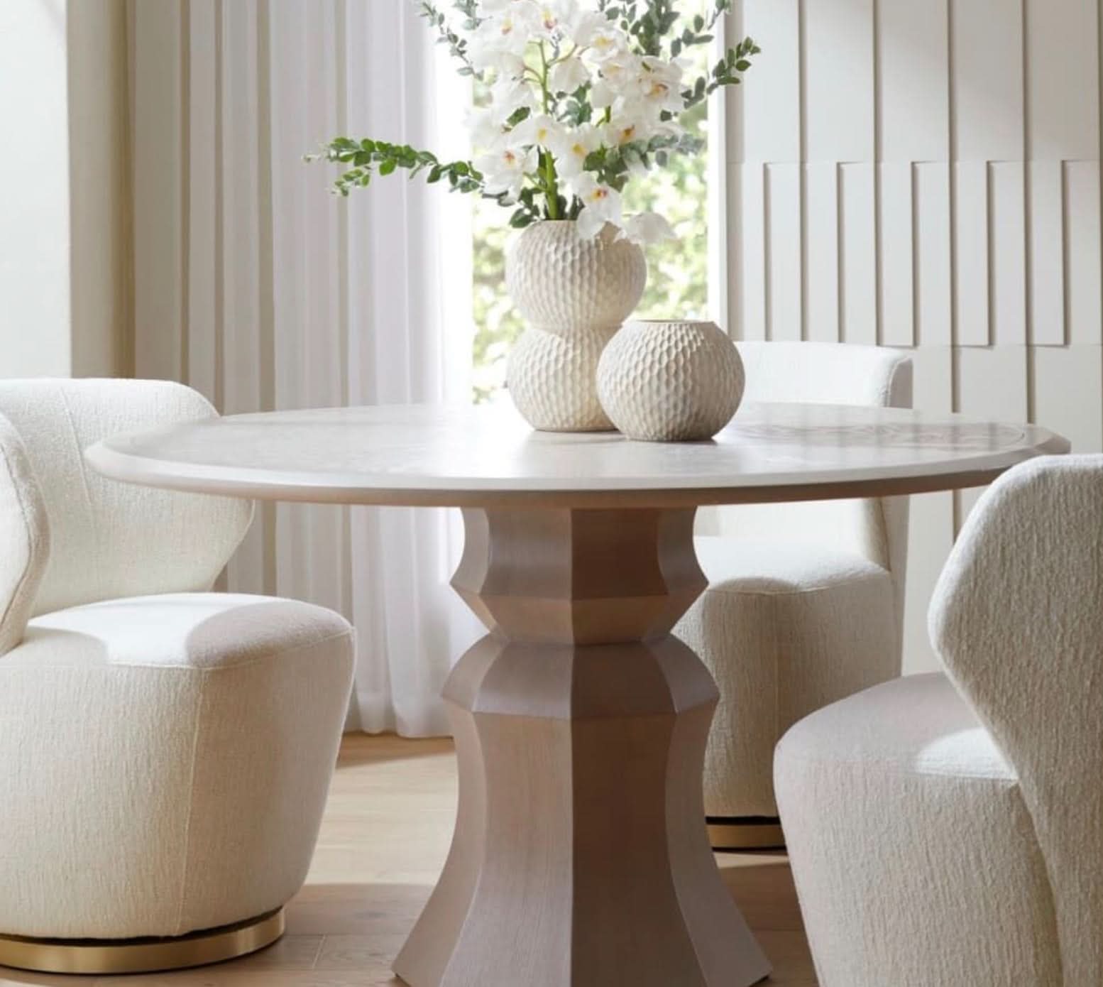 Kinsley Dining Table