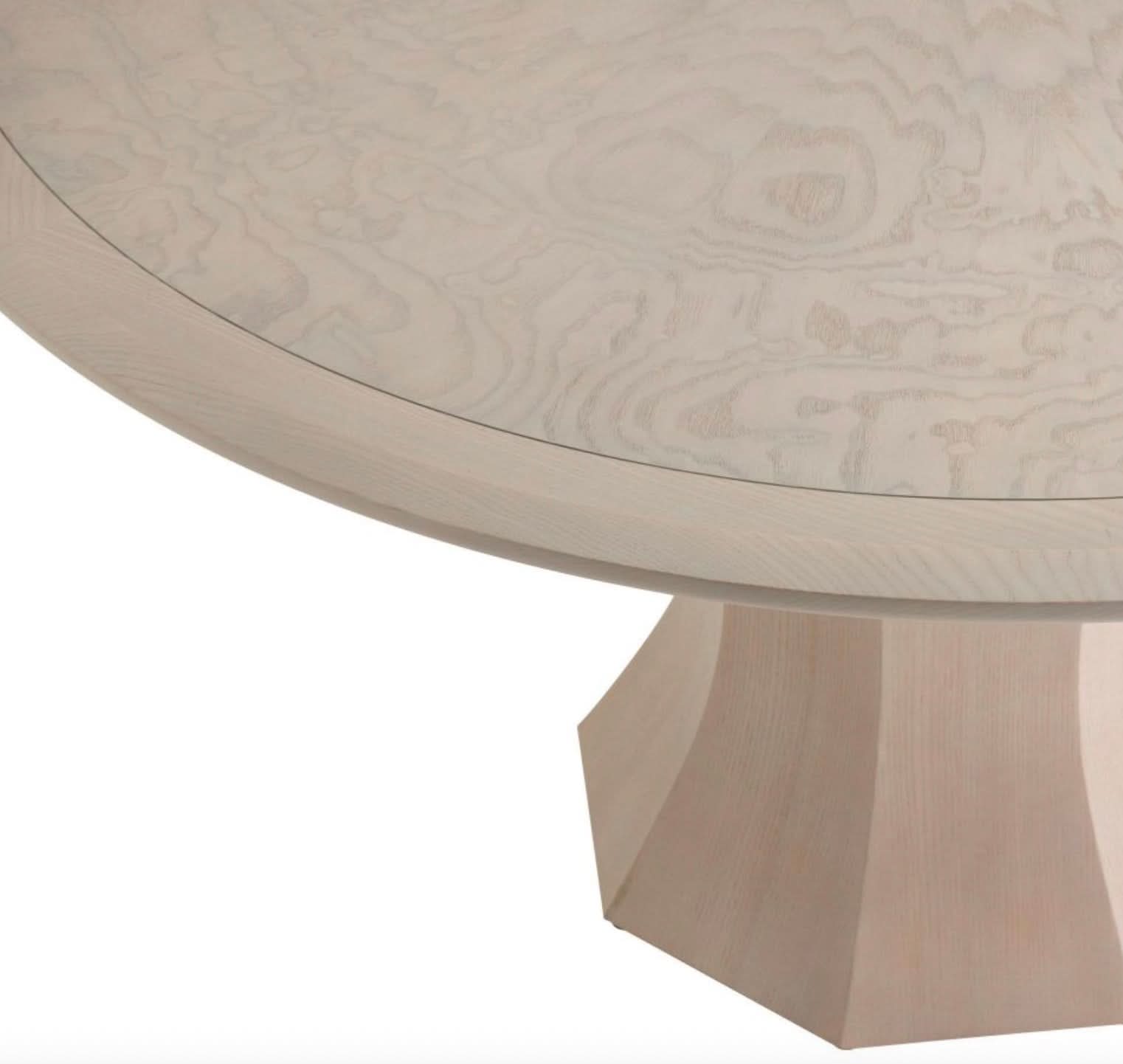 Kinsley Dining Table