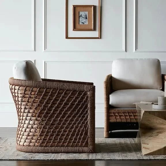 CAPITOLA LOUNGE CHAIR
