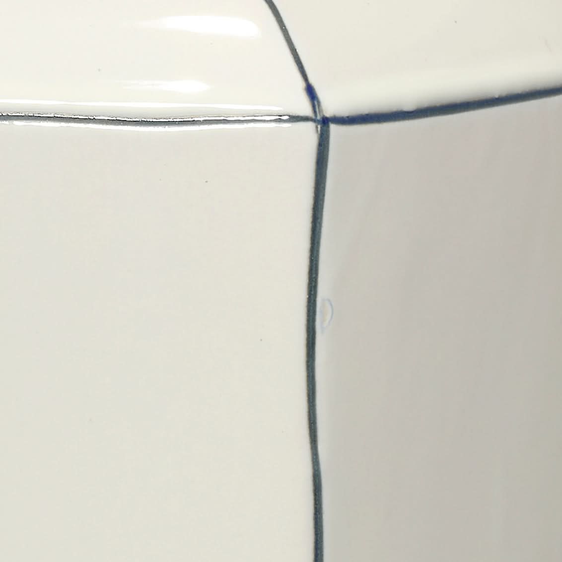 OUTLINE TABLE LAMP