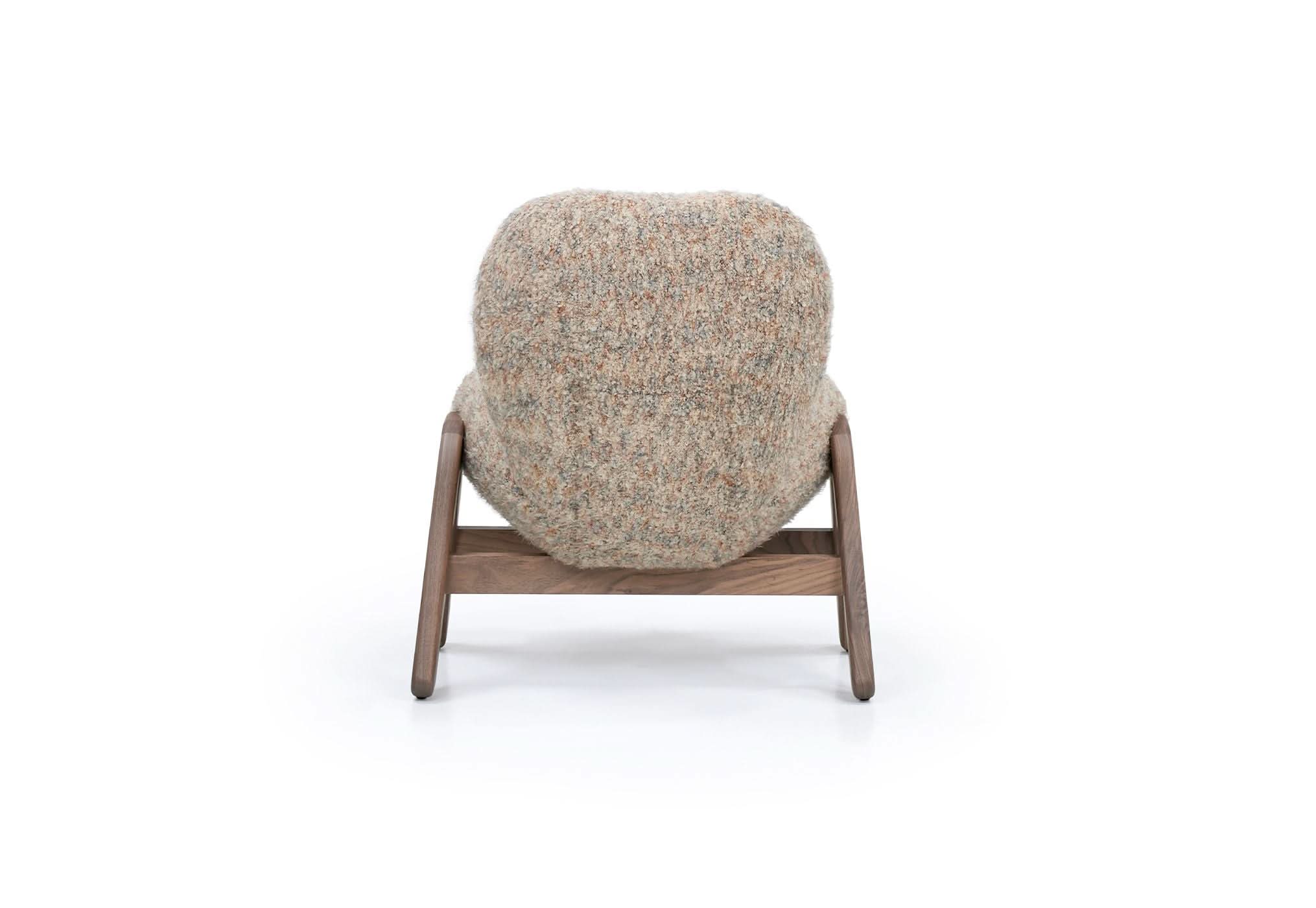 COSMO CLUB CHAIR