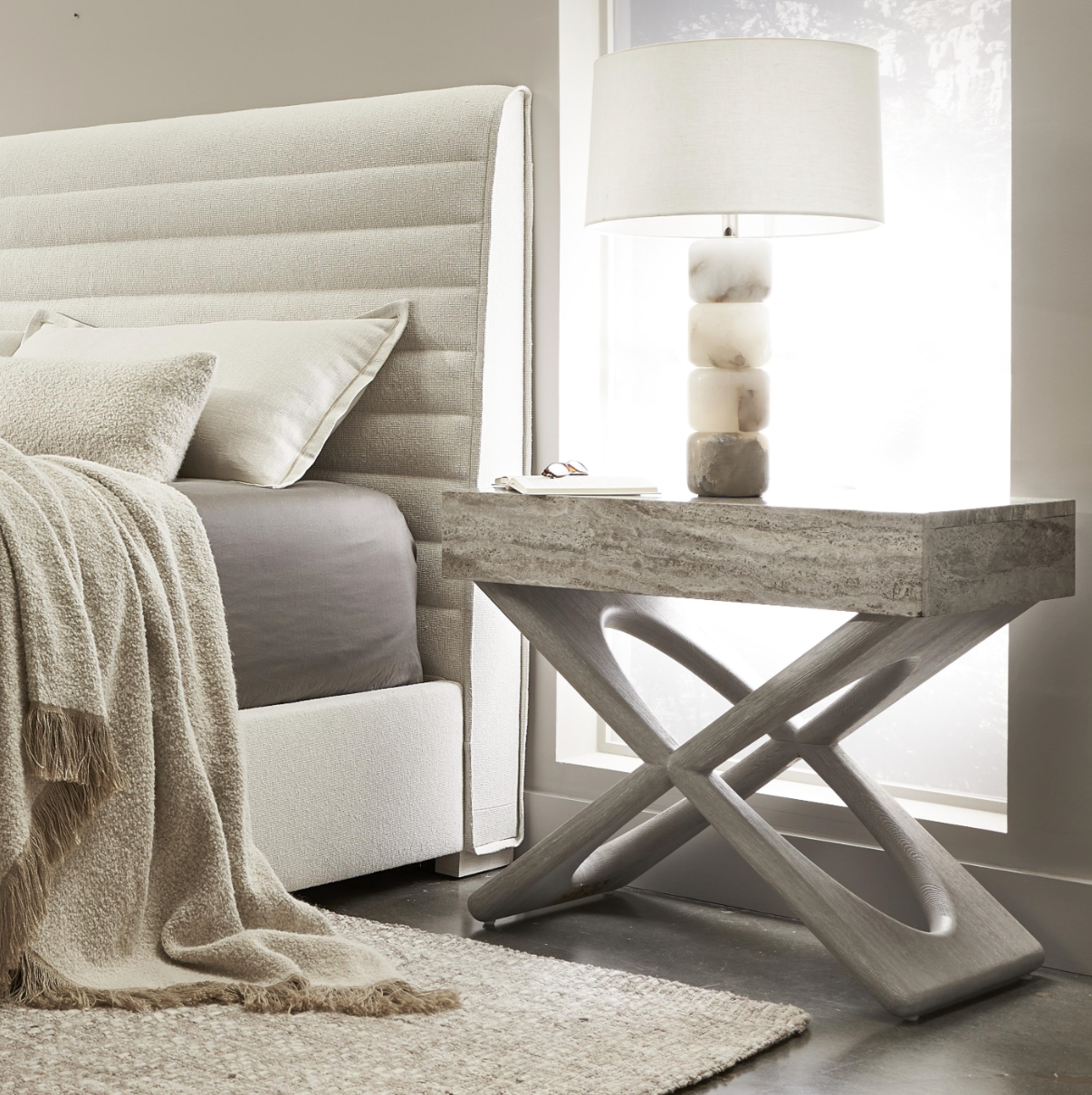 Sereno Panel Bed