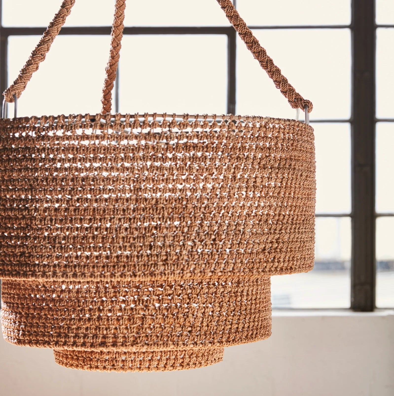 VERANDA WOVEN PENDANT, NATURAL