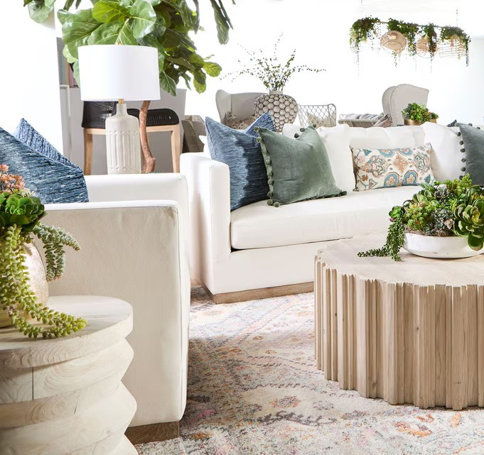 PIER ACCENT TABLE
